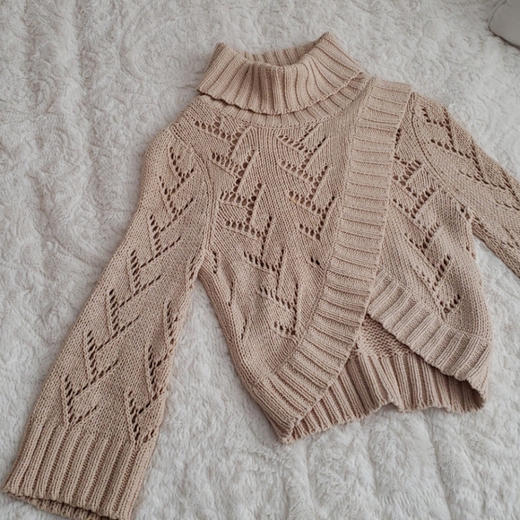 bebe Sweaters - *SOLD* Cropped Caplet Style Sweater